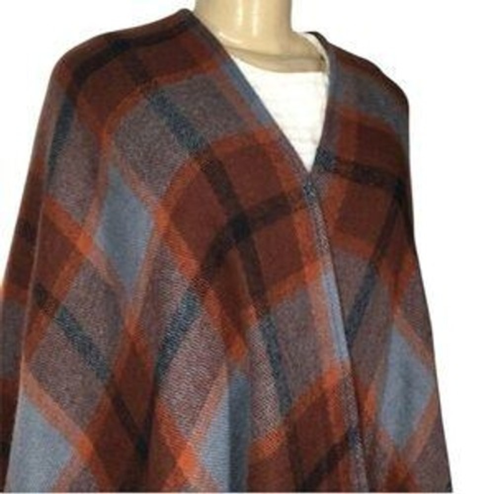 NEW Soft Surrounds Checkmate Poncho Blue Rust Plaid Fringed Wrap One Size - Picture 3 of 11